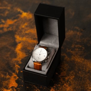 Montre 1844 Chronograph AV86 avec mouvement Miyota et cadran blanc argenté Image 45901