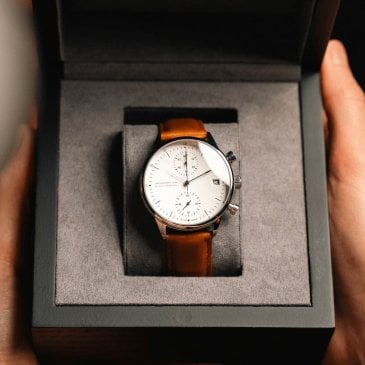Montre 1844 Chronograph AV86 avec mouvement Miyota et cadran blanc argenté Image 45902