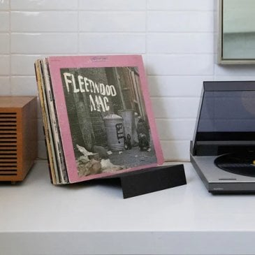 Support vinyles Upton en acier noir pour exposer jusqu’à 50 albums