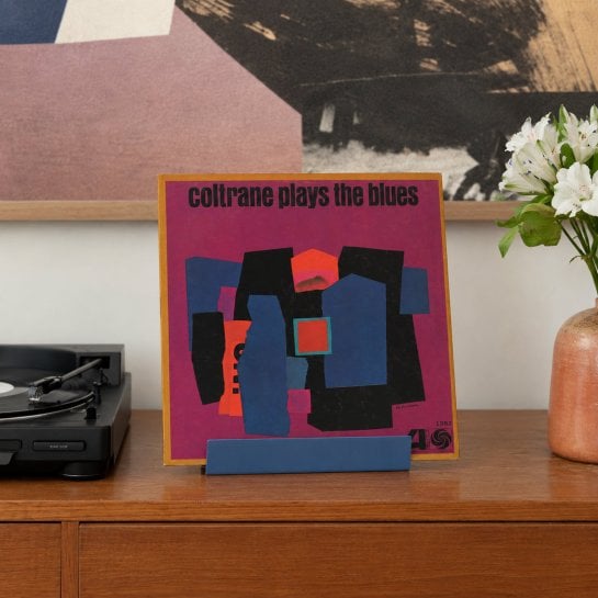 Présentoir Now Playing pour mettre en valeur la pochette du vinyle en cours de lecture