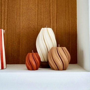 Trio de bougies sculpturales Ekru en cire végétale de colza (image 2)