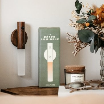 Bâton lumineux LED en bois, rechargeable et aimanté, avec détecteur de mouvement (image 2)