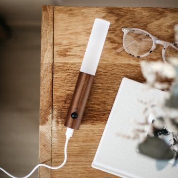 Bâton lumineux LED en bois, rechargeable et aimanté, avec détecteur de mouvement Image 46145