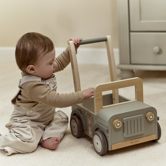 Petite voiture tout-terrain à pousser pour transporter doudous et jouets