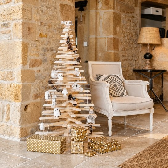 Sapin réutilisable à offrir à un amateur de décoration en bois et de Noël