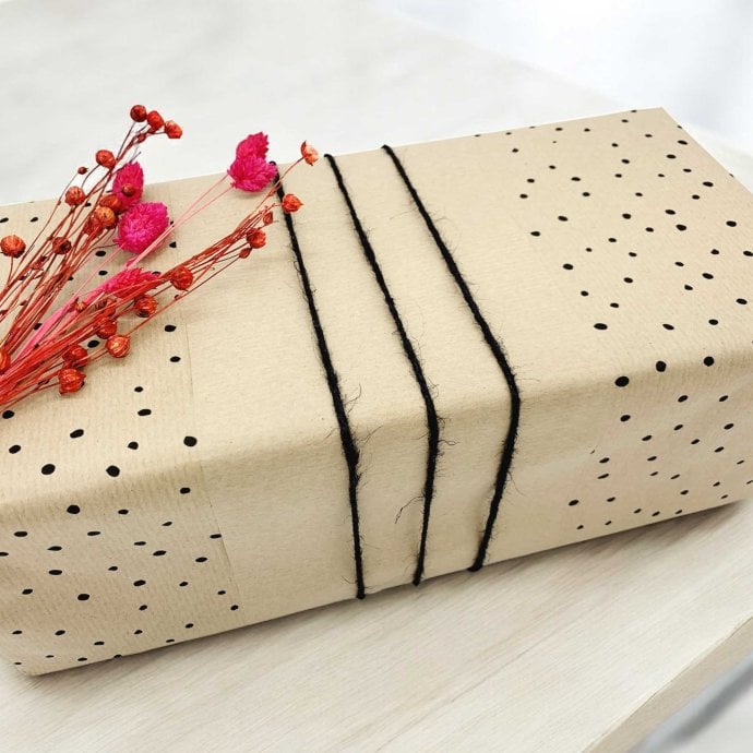 Rouleau papier cadeau - Pois noirs (0,5x3m)