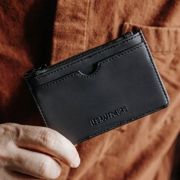 Porte-cartes imperméable Épilogue avec cinq emplacements et poche centrale zippée
