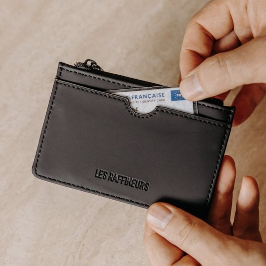 Accessoire compact à glisser dans une poche ou un petit sac pour voyager léger