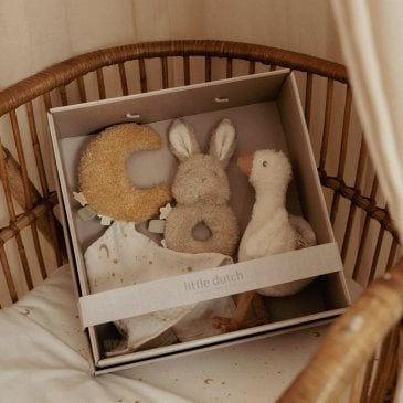 Coffret bébé Little Dutch Newborn Naturals avec trois compagnons tout doux