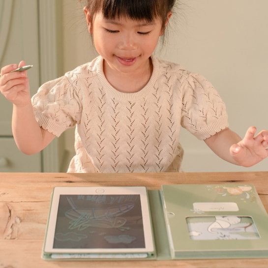 Ardoise magique à offrir à un enfant qui aime dessiner