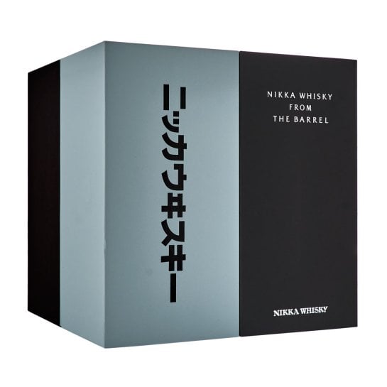 Verres highball pour servir le whisky Nikka avec de la glace et de l'eau gazeuse