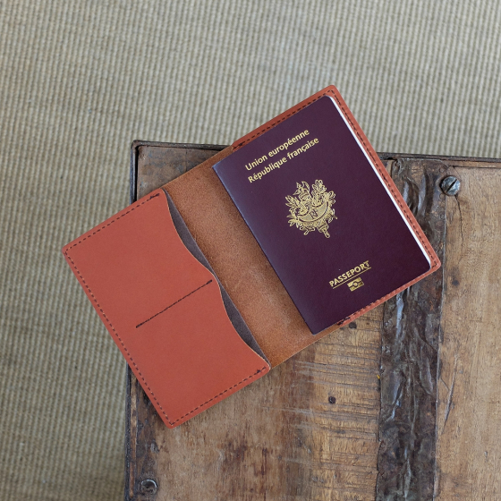 Porte passeport en cuir - Les Raffineurs