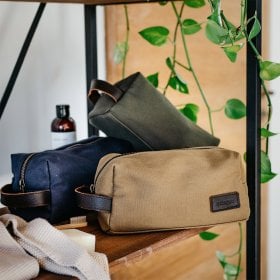 Trousse de toilette en toile et cuir