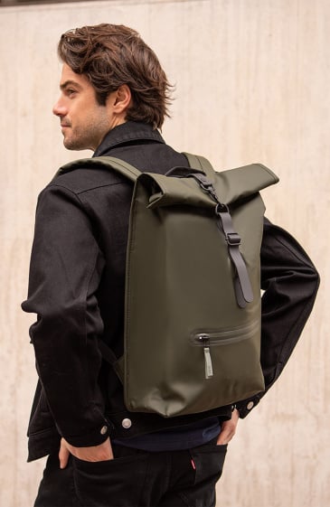 Idée cadeau homme sac à dos Rains kaki - Les Raffineurs