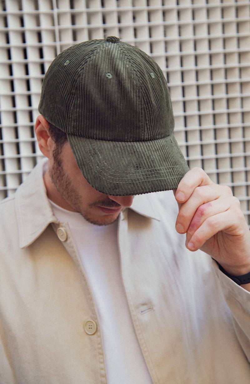 Accessoire mode homme casquette velours côtelé style rétro