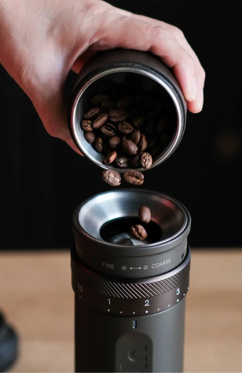 Moulin à café électrique Outin compact et portable - Les Raffineurs