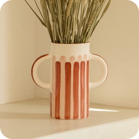 Beau vase coloré et design pour la fête des mères