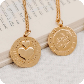 Collier avec médaillon cœur en or pour sa maman
