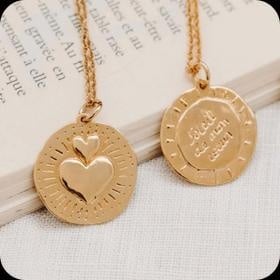 Collier avec médaillon cœur en or pour sa maman
