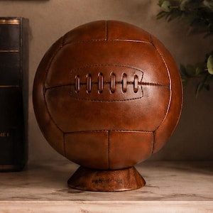 Ballon de foot en cuir vintage