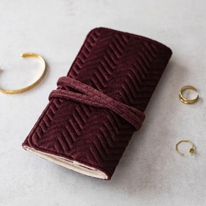 Pochette à bijoux en velours - Bordeaux