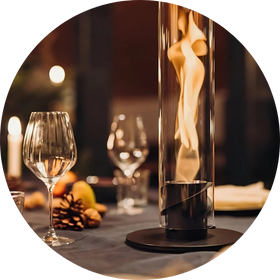 Cheminée de table ambiance romantique Saint-Valentin